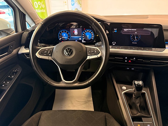 Volkswagen Golf VIII 17 of 19