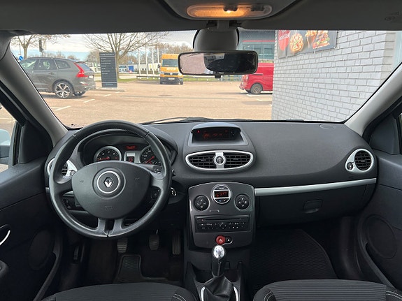 Renault Clio 8 of 20