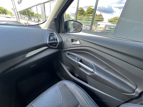 Ford Kuga 26 of 27
