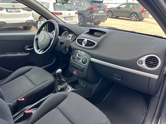 Renault Clio 12 of 20