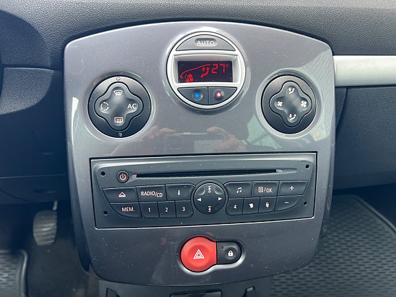 Renault Clio 18 of 20