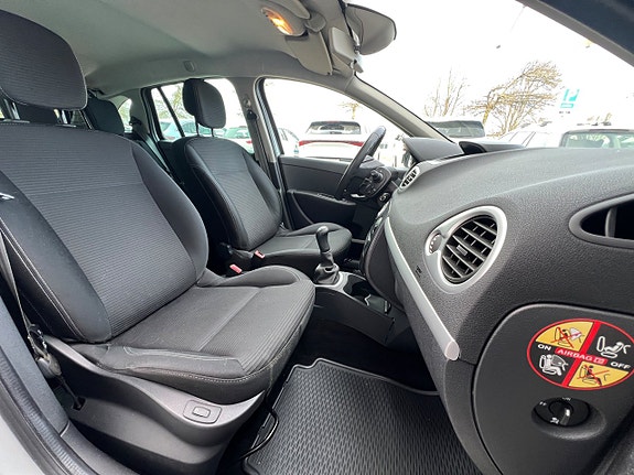 Renault Clio 13 of 20