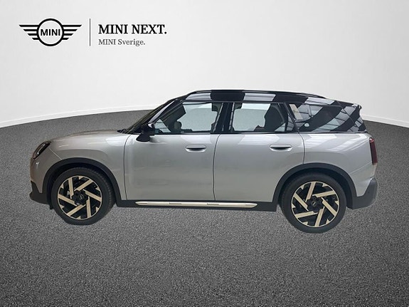 MINI Countryman SE 2 of 15