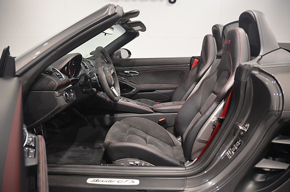 Porsche 718 Boxster GTS 10 of 18