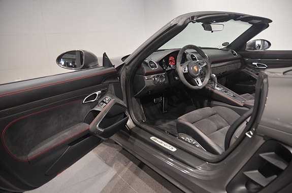 Porsche 718 Boxster GTS 9 of 18