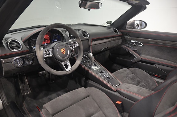 Porsche 718 Boxster GTS 12 of 18