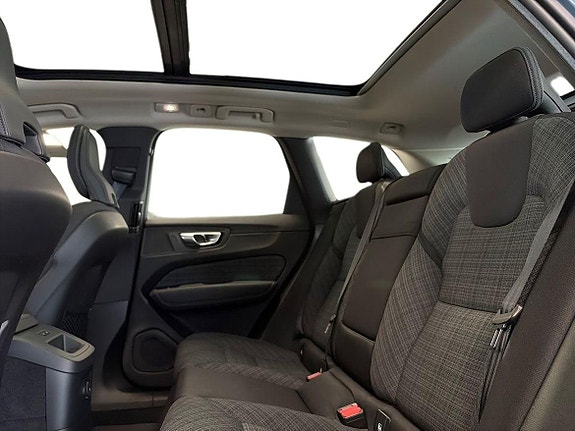 Volvo XC60 23 of 28