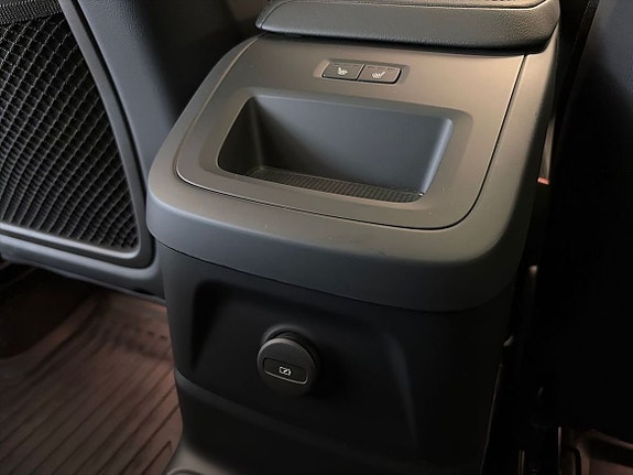 Volvo XC60 24 of 28