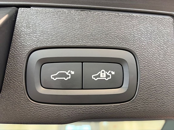 Volvo XC60 26 of 28