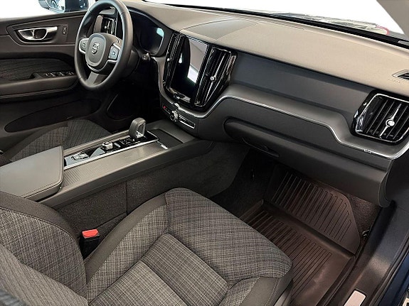 Volvo XC60 13 of 28