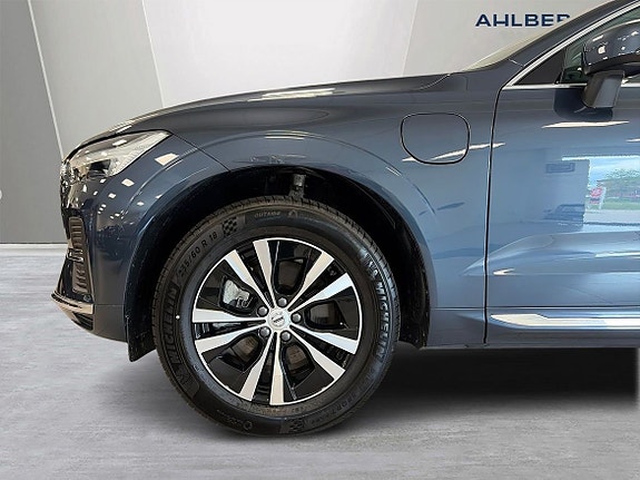 Volvo XC60 8 of 28