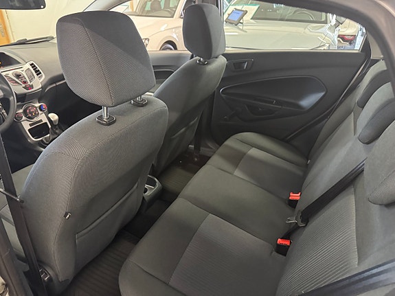 Ford Fiesta 17 of 22