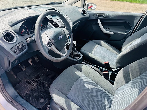Ford Fiesta 8 of 22
