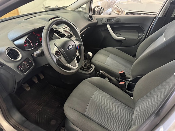 Ford Fiesta 18 of 22