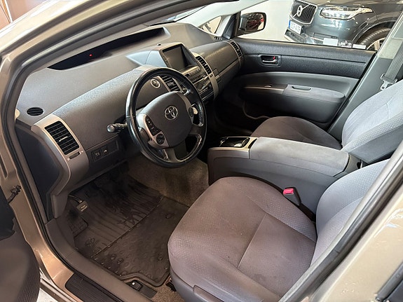 Toyota Prius 9 of 9