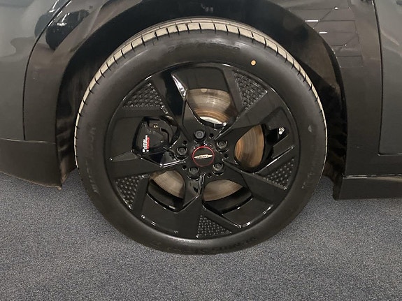 MINI Aceman E 11 of 16