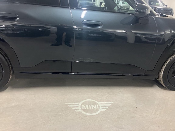 MINI Aceman E 15 of 16