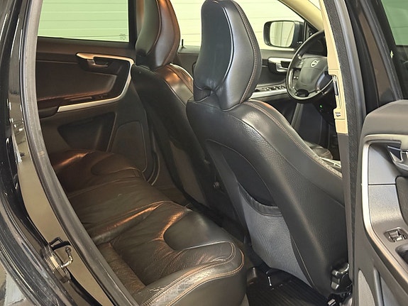 Volvo XC60 13 of 18