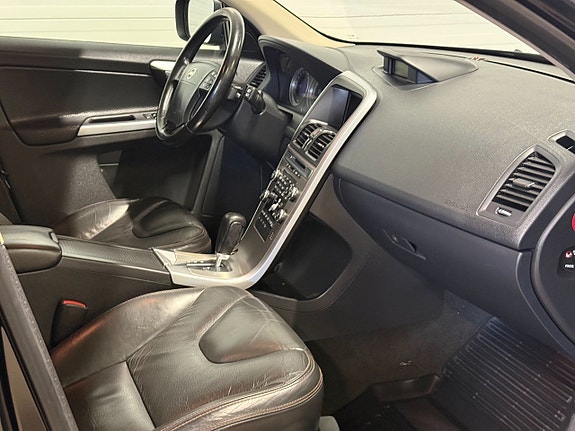 Volvo XC60 14 of 18
