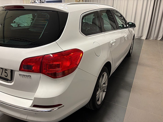 Opel Astra 4 of 5