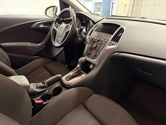 Opel Astra 8 of 11
