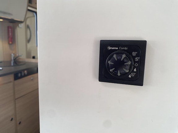 Capron SUNLIGHT A 72 *Alkov *Solcell *AC-bodel 16 of 26