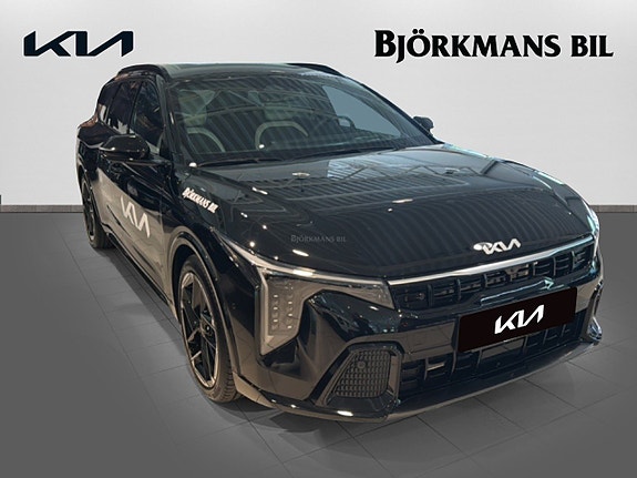Kia K4 4 of 5