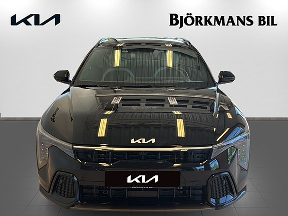 Kia K4 2 of 5
