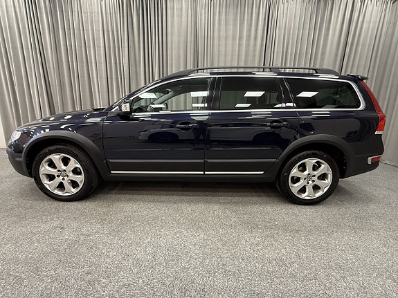 Volvo XC70 2 of 5