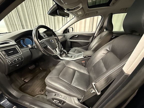 Volvo XC70 7 of 17