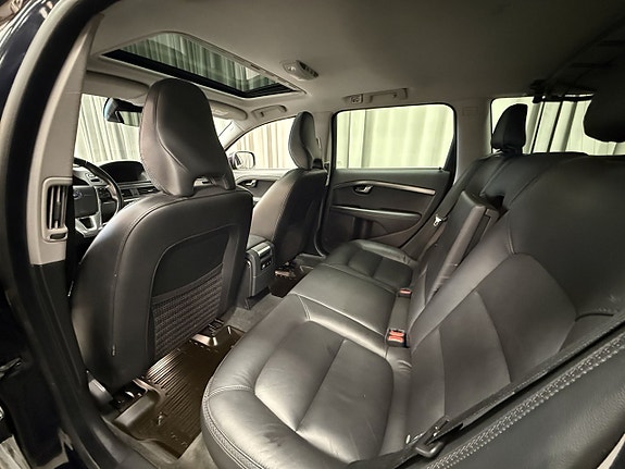 Volvo XC70 8 of 17