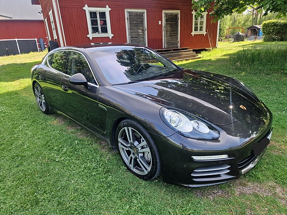 Porsche Panamera 4S 5 of 5