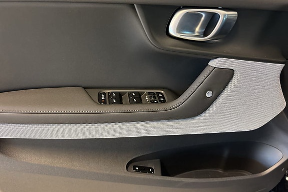 Polestar 2 24 of 30