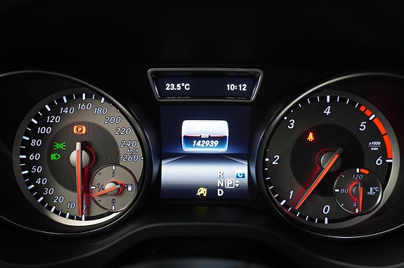 Mercedes-Benz GLA200 d 7 of 14