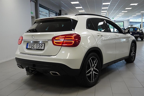 Mercedes-Benz GLA200 d 4 of 5
