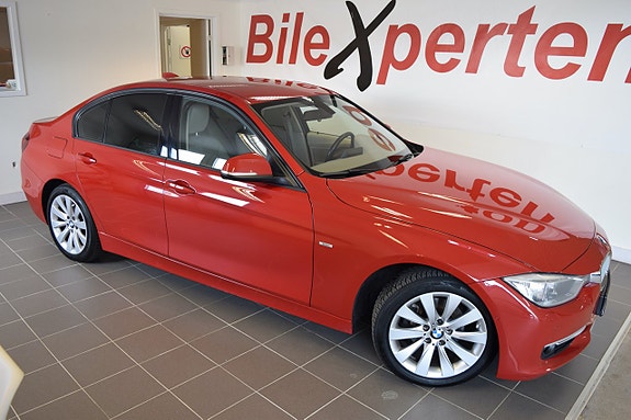 BMW 318d 2 of 5