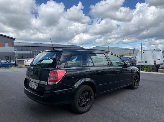 Opel Astra 2 of 3