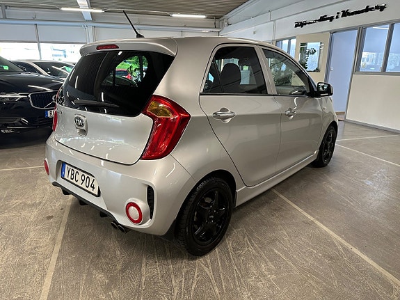 Kia Picanto 3 of 5