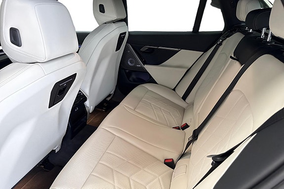 BMW 530e 15 of 19