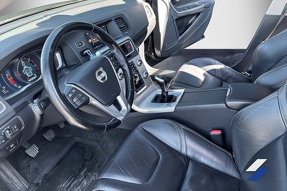 Volvo V60 4 of 5