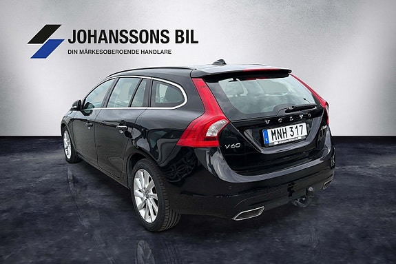 Volvo V60 3 of 5