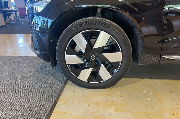 Volvo XC60 14 of 27