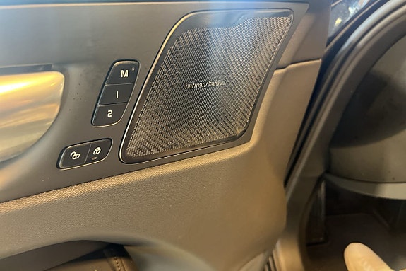 Volvo XC60 20 of 27