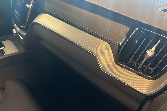 Volvo XC60 19 of 27