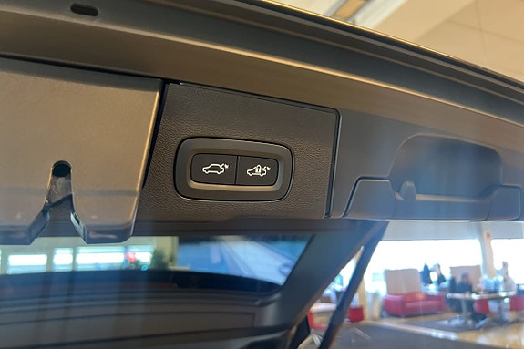 Volvo XC60 16 of 27