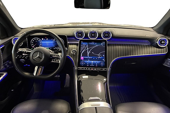 Mercedes-Benz GLC300 de 8 of 12