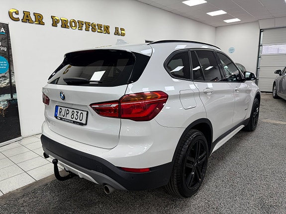 BMW X1 3 of 21