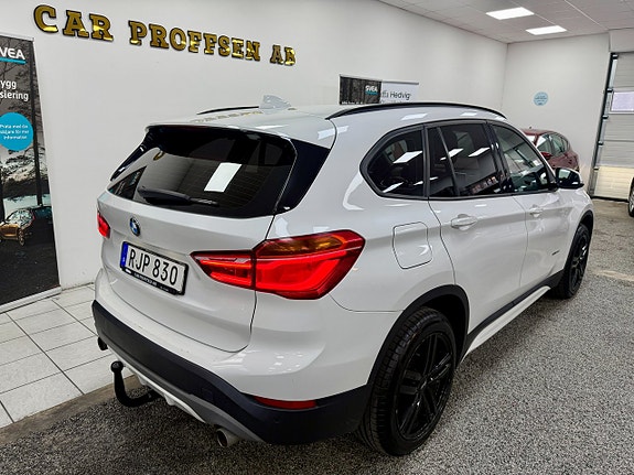 BMW X1 20 of 21