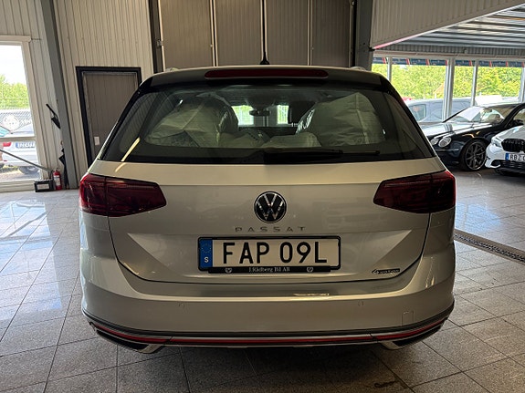 Volkswagen Passat Alltrack 4 of 5