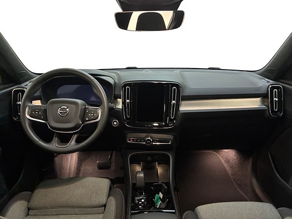 Volvo XC40 5 of 5